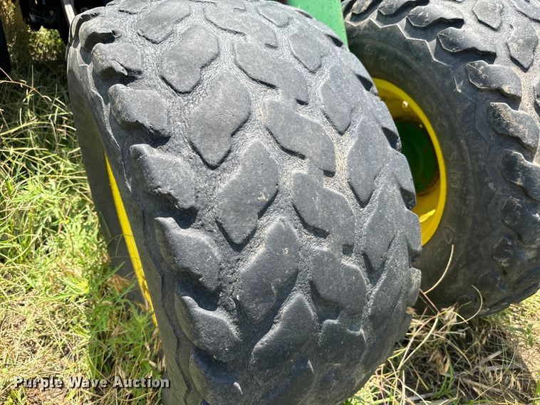 image for item MU9831 2003 John Deere 1590 grain drill