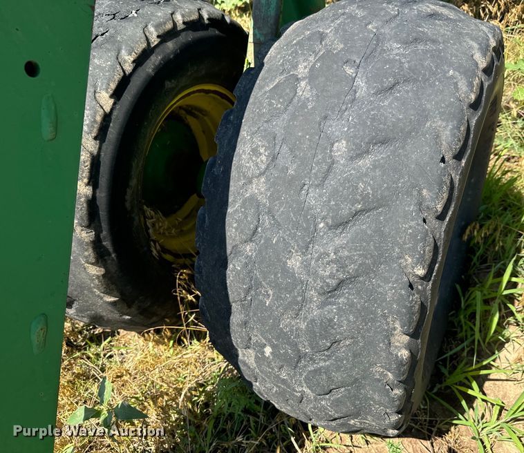 image for item MU9831 2003 John Deere 1590 grain drill
