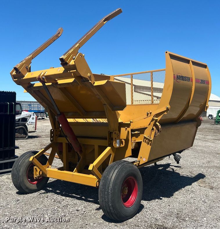 image for item NB9432 Haybuster 2650 bale processor