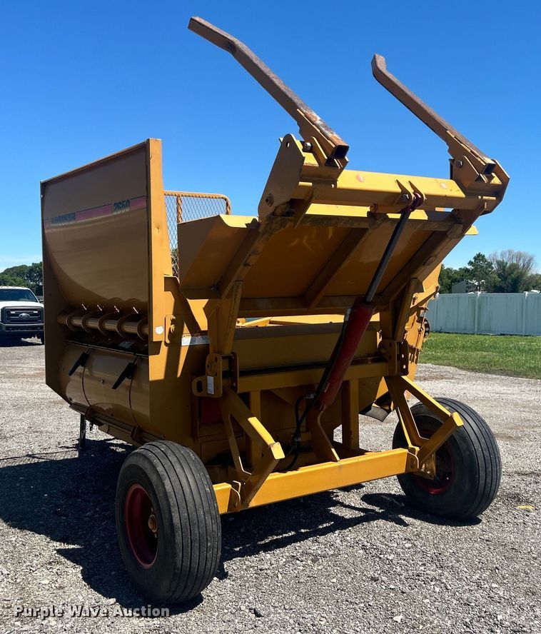 image for item NB9432 Haybuster 2650 bale processor