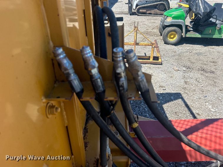 image for item NB9432 Haybuster 2650 bale processor