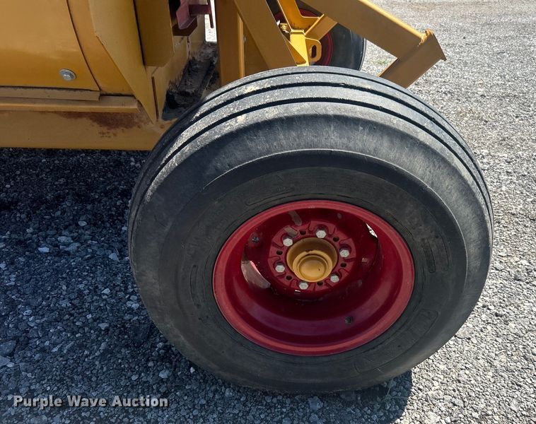 image for item NB9432 Haybuster 2650 bale processor