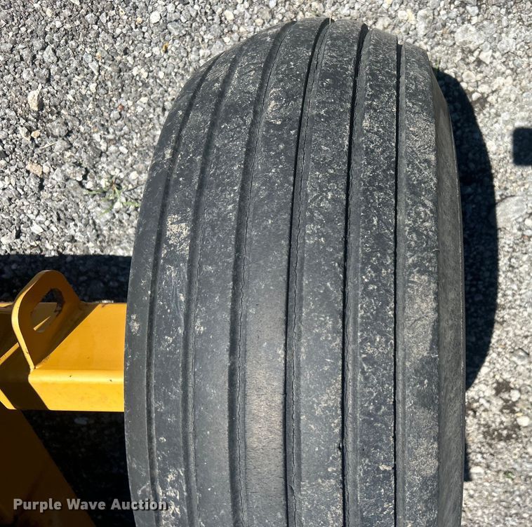 image for item NB9432 Haybuster 2650 bale processor