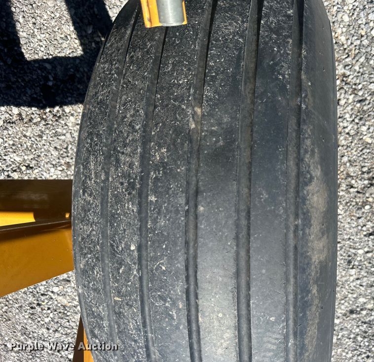 image for item NB9432 Haybuster 2650 bale processor