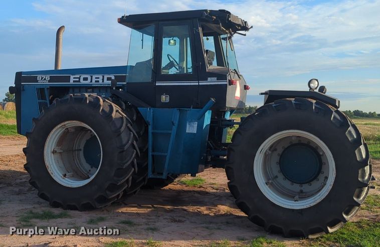 image for item NG9886 1993 Ford Versatile 876 4WD tractor