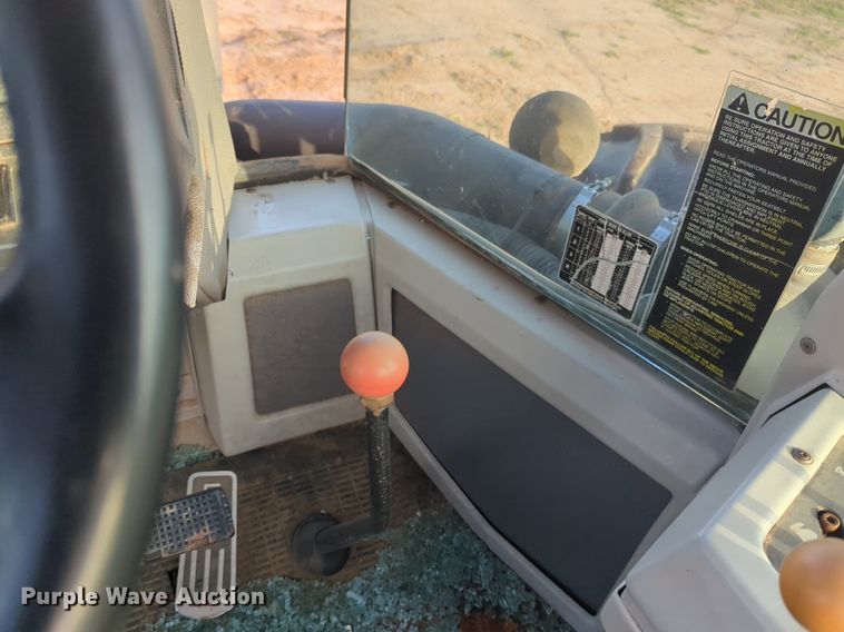 image for item NG9886 1993 Ford Versatile 876 4WD tractor