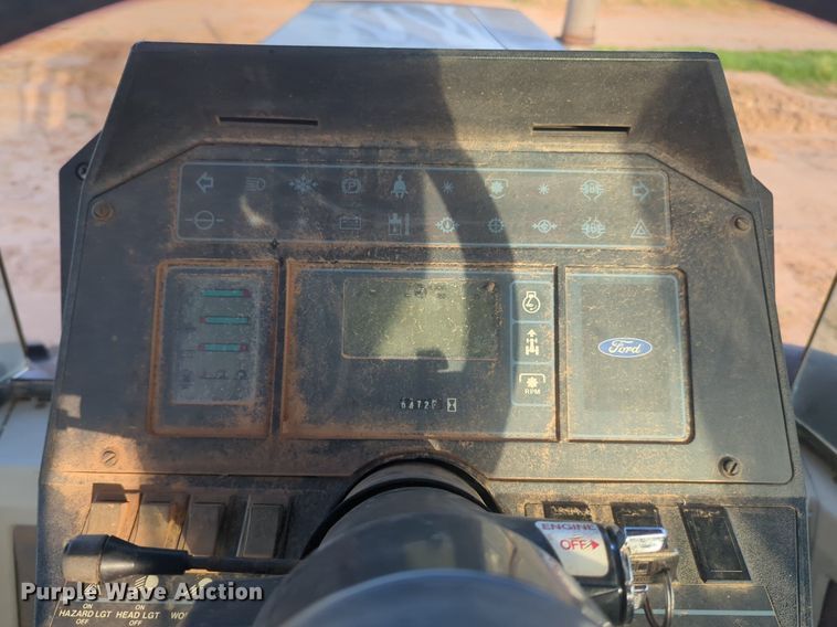 image for item NG9886 1993 Ford Versatile 876 4WD tractor