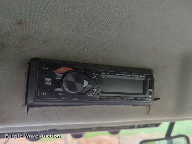 image for item NG9886 1993 Ford Versatile 876 4WD tractor