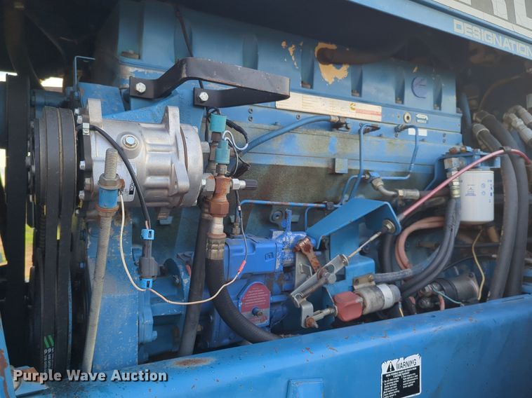 image for item NG9886 1993 Ford Versatile 876 4WD tractor