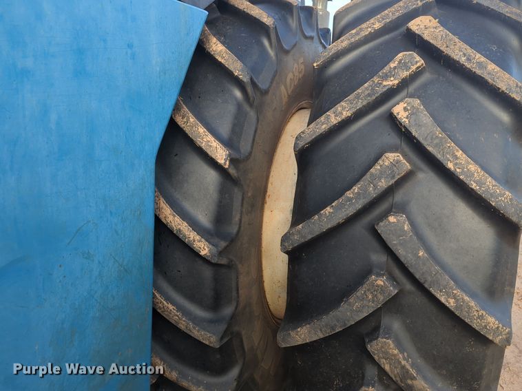 image for item NG9886 1993 Ford Versatile 876 4WD tractor