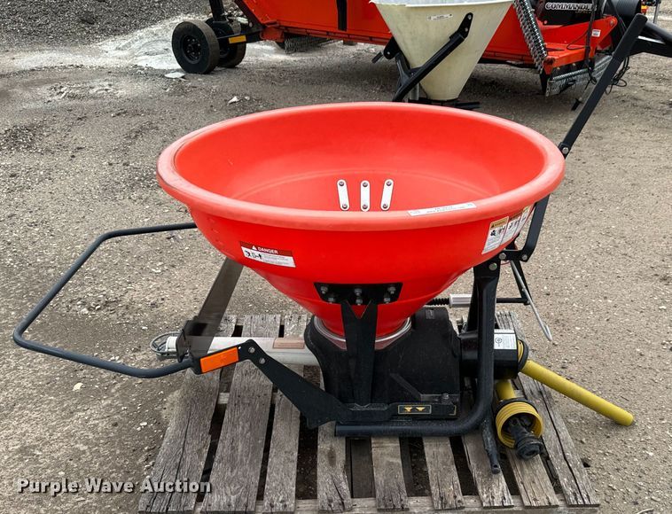 image for item NL9959 2016 Kubota VS220 spreader 