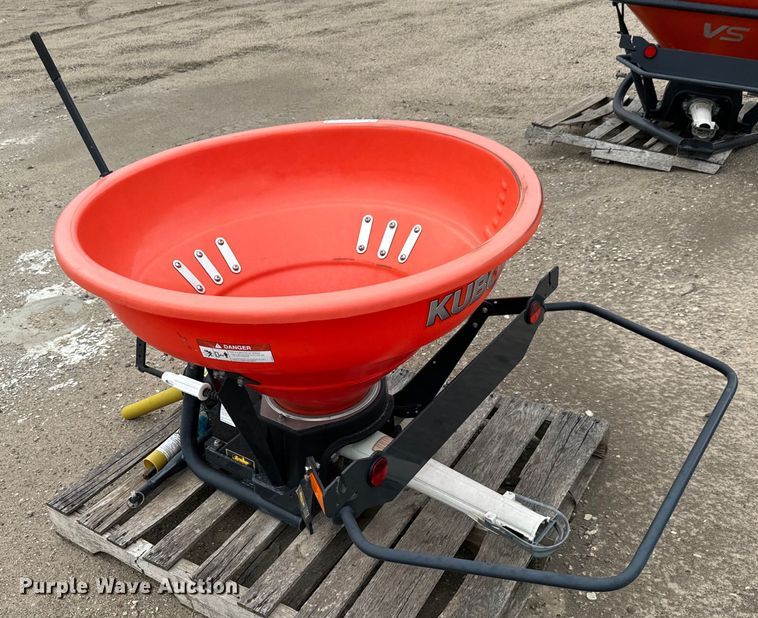 image for item NL9959 2016 Kubota VS220 spreader 