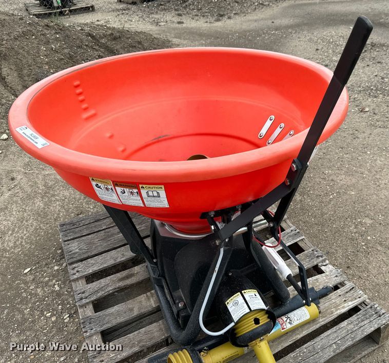 image for item NL9959 2016 Kubota VS220 spreader 