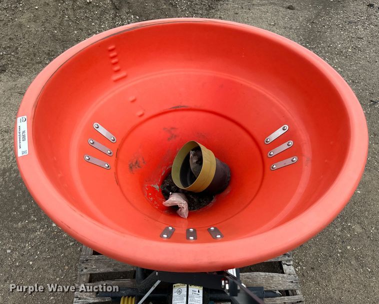 image for item NL9959 2016 Kubota VS220 spreader 