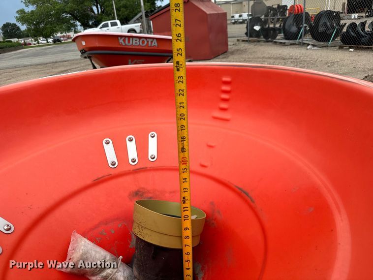 image for item NL9959 2016 Kubota VS220 spreader 