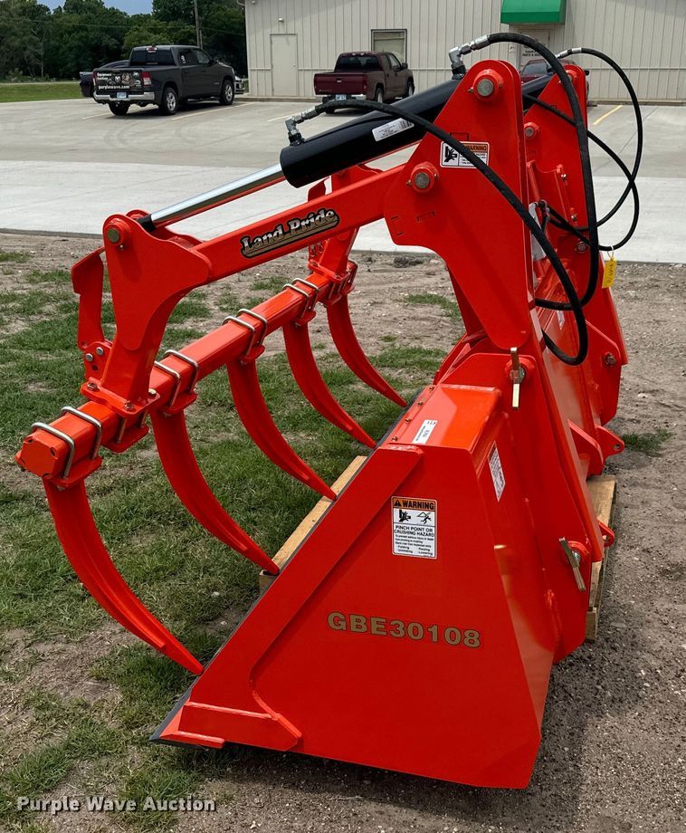 image for item NL9968 Land Pride GBE30108 grapple bucket