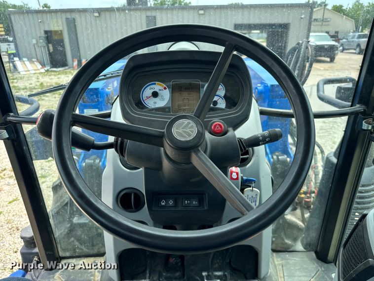 image for item NQ9567 2019 New Holland Powerstar 100 MFWD tractor