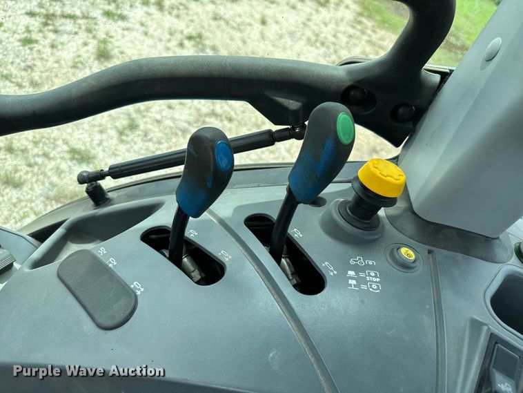 image for item NQ9567 2019 New Holland Powerstar 100 MFWD tractor