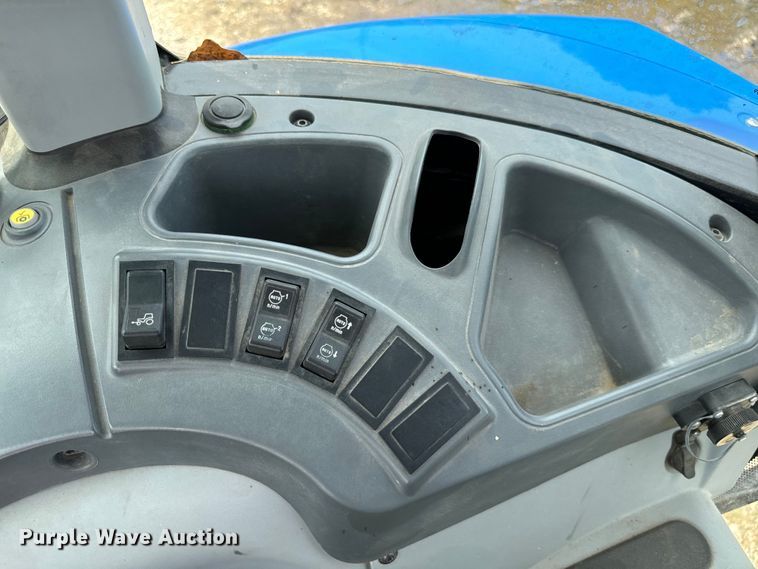 image for item NQ9567 2019 New Holland Powerstar 100 MFWD tractor