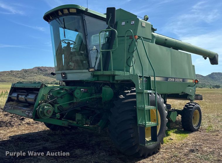 image for item NQ9571 1995 John Deere 9600 combine