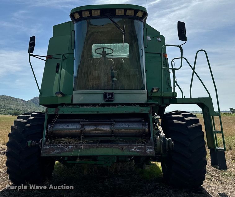 image for item NQ9571 1995 John Deere 9600 combine