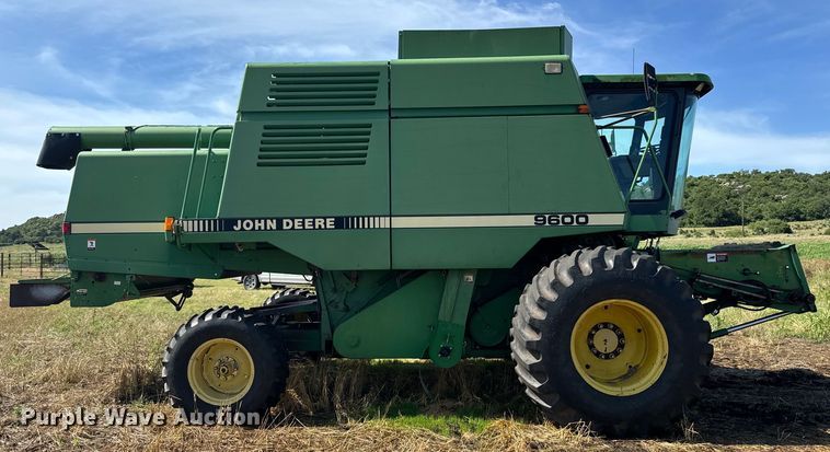 image for item NQ9571 1995 John Deere 9600 combine