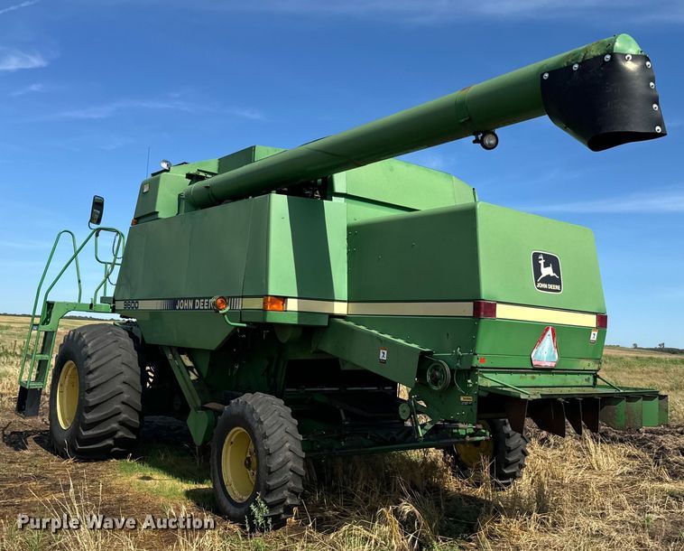 image for item NQ9571 1995 John Deere 9600 combine