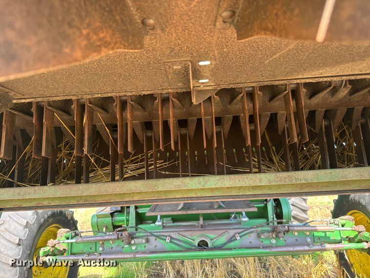 image for item NQ9571 1995 John Deere 9600 combine