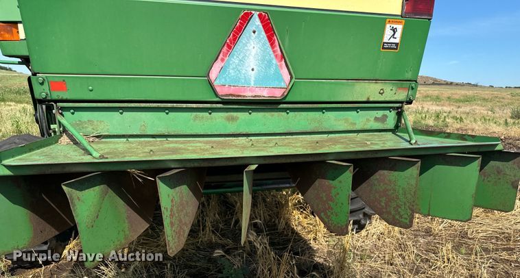 image for item NQ9571 1995 John Deere 9600 combine