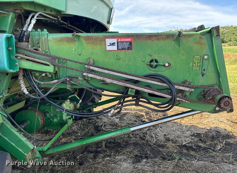 image for item NQ9571 1995 John Deere 9600 combine