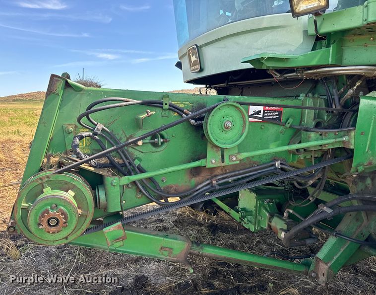 image for item NQ9571 1995 John Deere 9600 combine