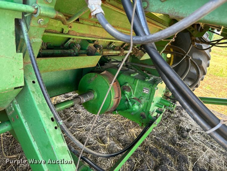 image for item NQ9571 1995 John Deere 9600 combine