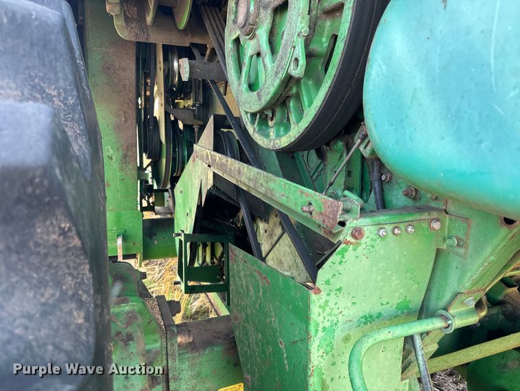 image for item NQ9571 1995 John Deere 9600 combine