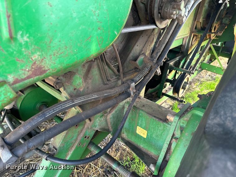 image for item NQ9571 1995 John Deere 9600 combine