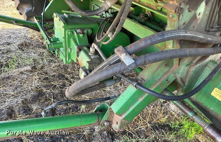 image for item NQ9571 1995 John Deere 9600 combine