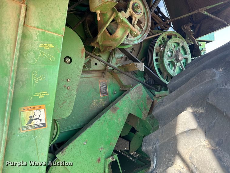 image for item NQ9571 1995 John Deere 9600 combine