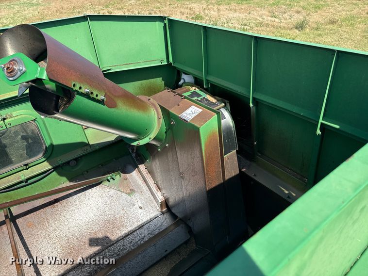 image for item NQ9571 1995 John Deere 9600 combine