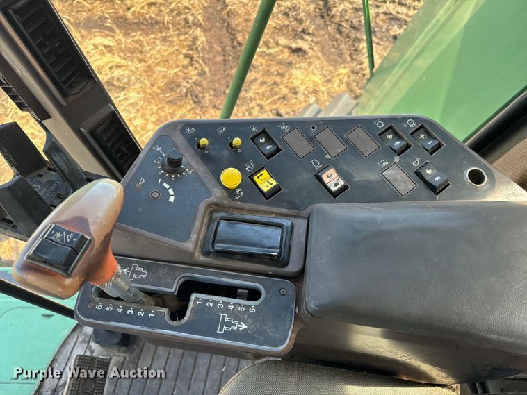 image for item NQ9571 1995 John Deere 9600 combine