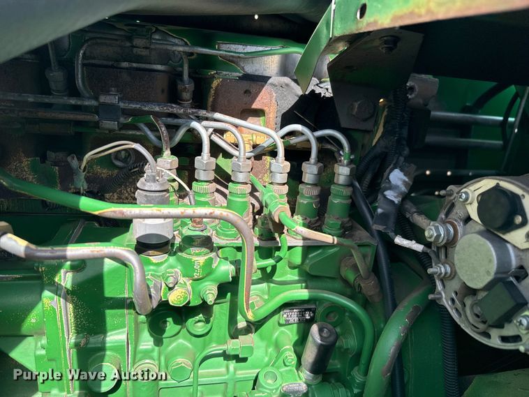 image for item NQ9571 1995 John Deere 9600 combine