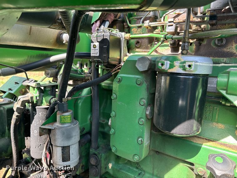 image for item NQ9571 1995 John Deere 9600 combine