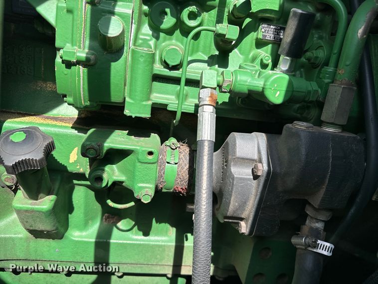 image for item NQ9571 1995 John Deere 9600 combine