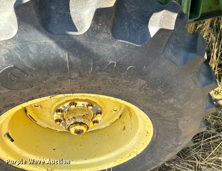 image for item NQ9571 1995 John Deere 9600 combine