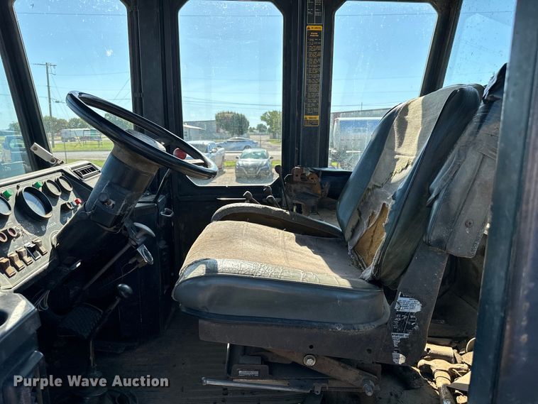 image for item NQ9573 Steiger Cougar III ST270 4WD tractor