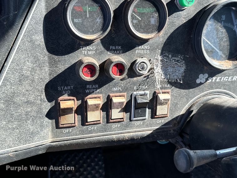 image for item NQ9573 Steiger Cougar III ST270 4WD tractor