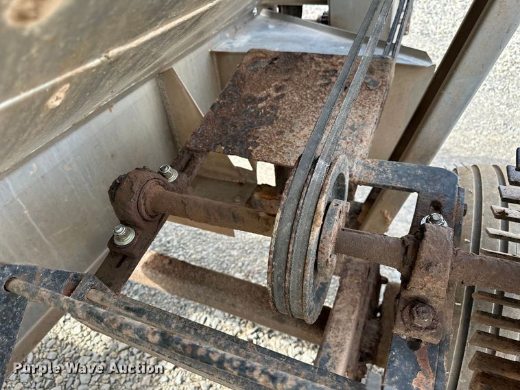 image for item NR9984 Adams  spreader