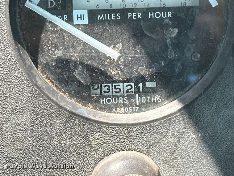 image for item NR9987 1974 John Deere 4030H tractor