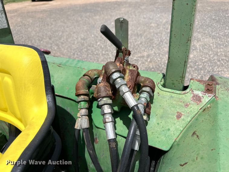image for item OI9220 1996 John Deere 1070 tractor