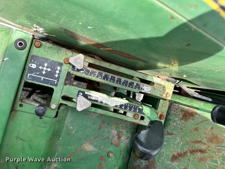 image for item OI9220 1996 John Deere 1070 tractor