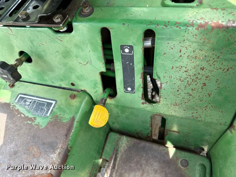 image for item OI9220 1996 John Deere 1070 tractor