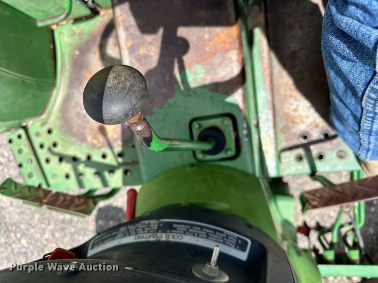 image for item OI9220 1996 John Deere 1070 tractor